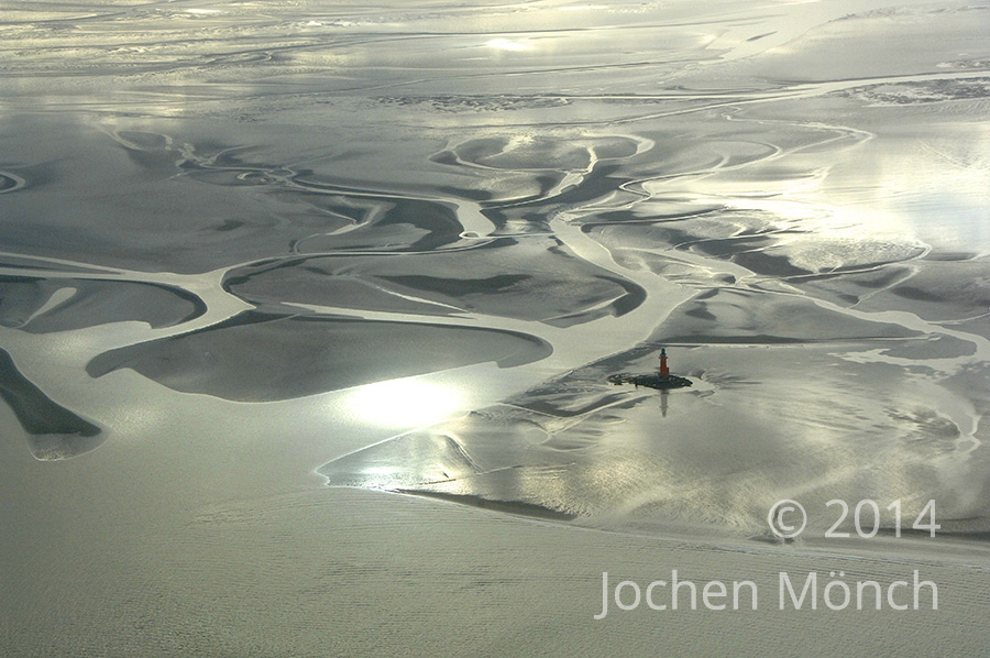 Wattenmeer mit dem Leuchtturm Hohe Weg