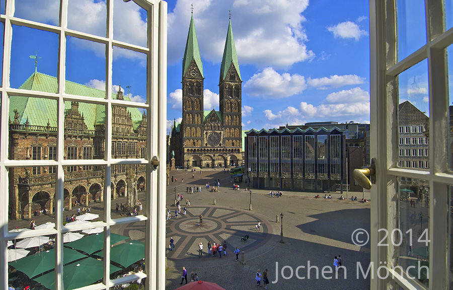 Bremer Marktplatz mit Rathaus, Dom und dem Parlamentsgebäude